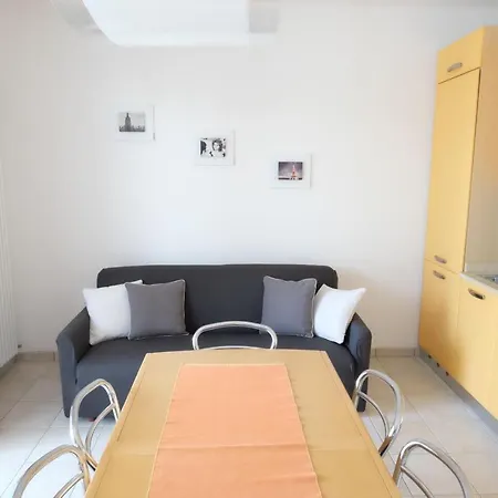 Marina Village Apartment *